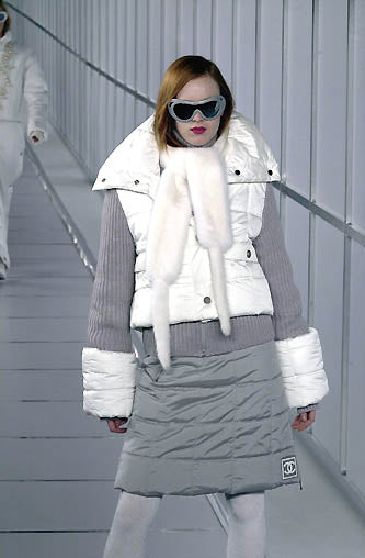 Chanel Karl Lagerfeld Era F/W 2000 White & Grey Ski Winter Jacket Silver-tone CC Logo Quilted Puffer Jacket Layered Y2K BNWT