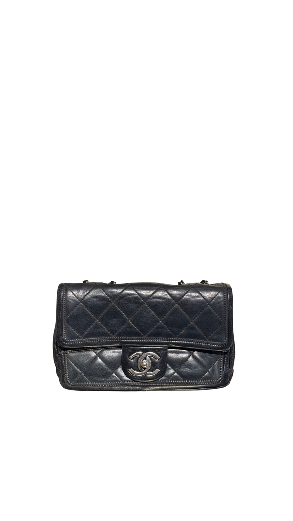 Chanel Black Quilted Leather Flap Shoulder Bag CC Turnlock Chain Strap Entrupy Certificate No Serial Sticker