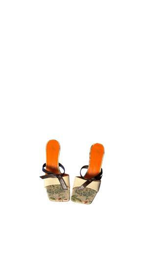 Giuseppe Zanotti decorative feminine kitten heels brown white leather toe strap floral