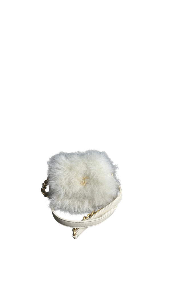 Chanel Eco Fur Mini Chain Flap A/W 2023 Shoulder Bag white ivory cream gold hardware strap CC logo