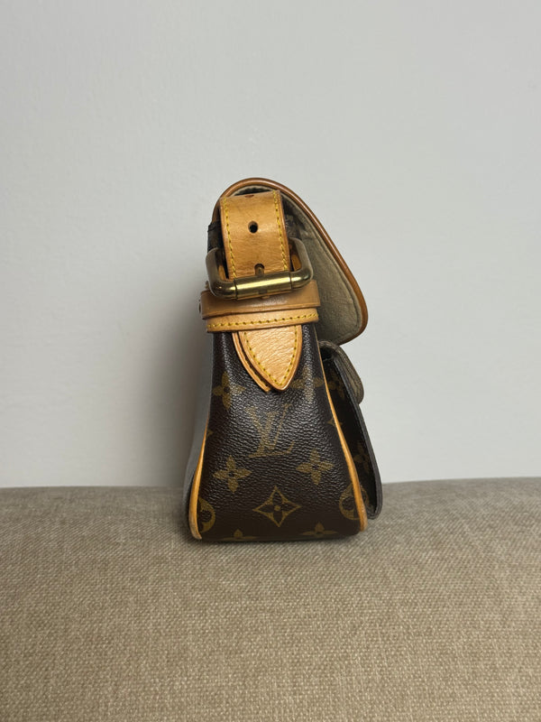 Louis Vuitton Monogram Hudson PM shoulder Bag Vintage Classic Style brown leather handles gold buckles