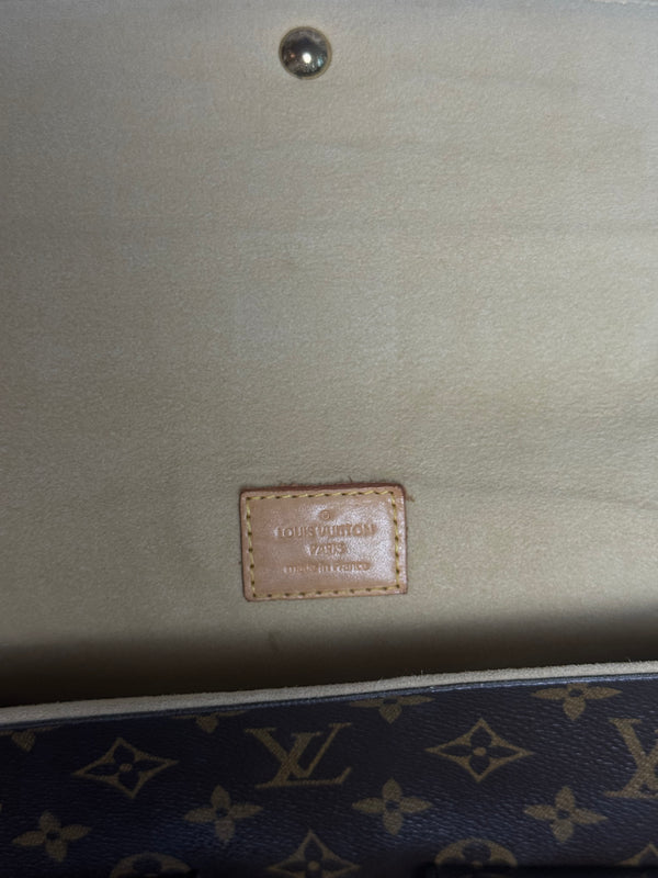 Louis Vuitton Monogram Hudson PM shoulder Bag Vintage Classic Style brown leather handles gold buckles