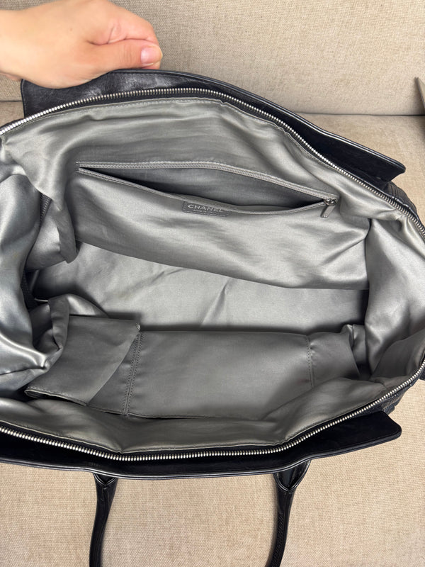 Chanel Vintage Black Chequered Chocolate Bar Lambskin Leather Large Tote Shoulder Bag Spellout Gunmetal hardware