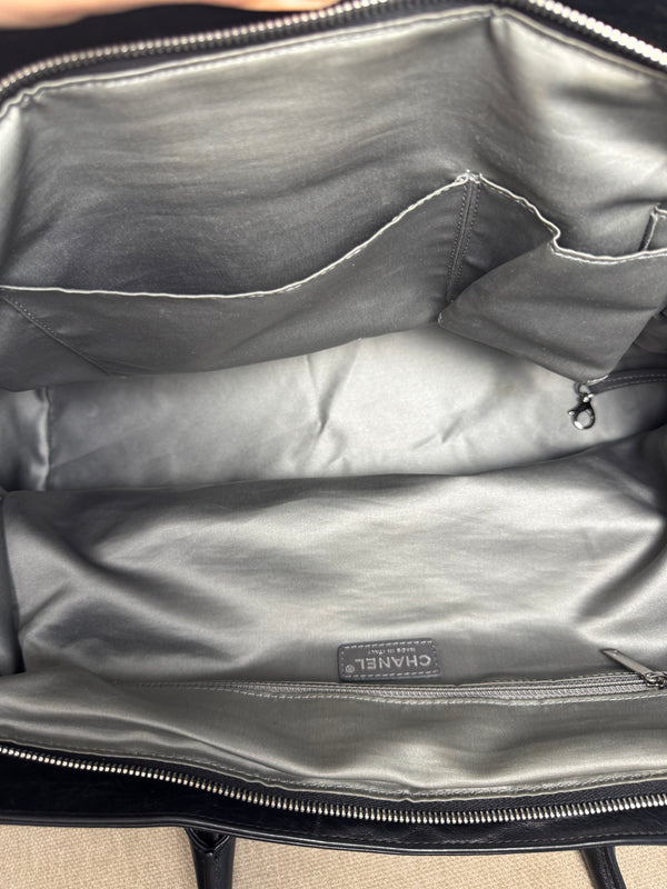 Chanel Vintage Black Chequered Chocolate Bar Lambskin Leather Large Tote Shoulder Bag Spellout Gunmetal hardware