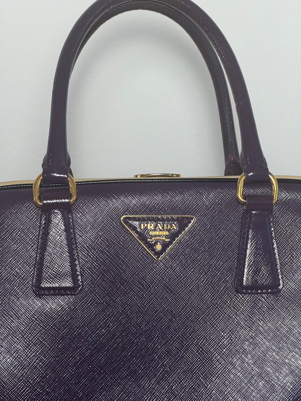 Prada Purple Cream Saffiano Vernic Leather Pyramid Frame Satchel Handbag Large Metal Gold Top Handle Closure 2010s