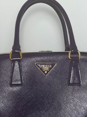 Prada Purple Cream Saffiano Vernic Leather Pyramid Frame Satchel Handbag Large Metal Gold Top Handle Closure 2010s