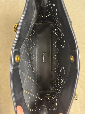 Chanel Vintage Punching CC Coco Mark Double Chain Bag Shoulder Patent Leather Women's Black Quilted Large Tote Shoulder Bag gold hardware