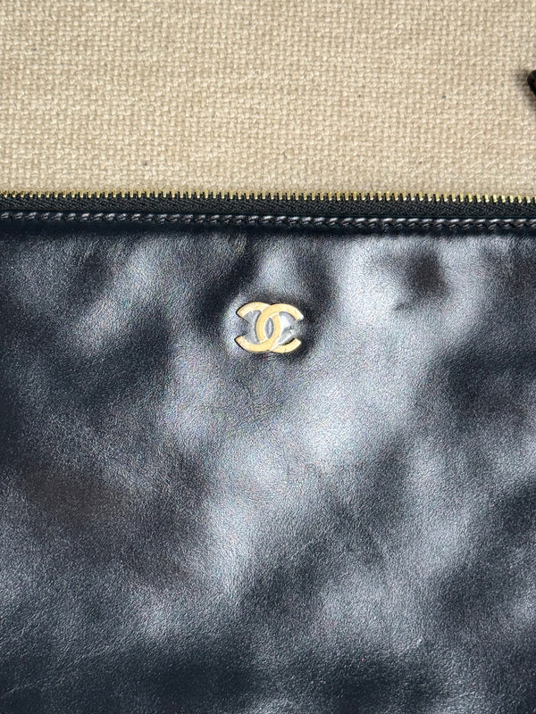 Chanel SS/2022 Black Quilted Shiny Calfskin Leather 22 Hobo Bag Calfskin Leather Gold Chain Shoulder Strap CC cocomark