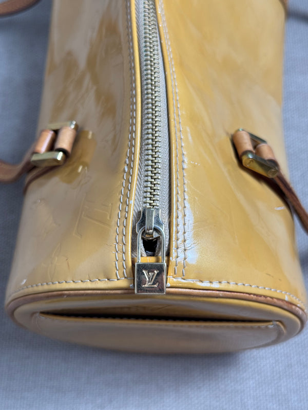 Louis Vuitton Bedford Handbag Noisette D'Amour Shoulder Bag Beige Cream patent leather varnish vintage unique LV monogram 90s 2000s