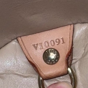 Louis Vuitton Bedford Handbag Noisette D'Amour Shoulder Bag Beige Cream patent leather varnish vintage unique LV monogram 90s 2000s