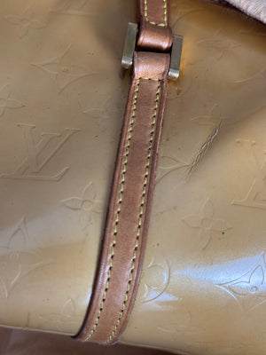 Louis Vuitton Bedford Handbag Noisette D'Amour Shoulder Bag Beige Cream patent leather varnish vintage unique LV monogram 90s 2000s