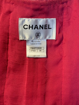Chanel 2009 09A Karl Lagerfeld Detachable Camellia Floret detail 4 pocket tweed raspberry wool Blazer Jacket Classic design