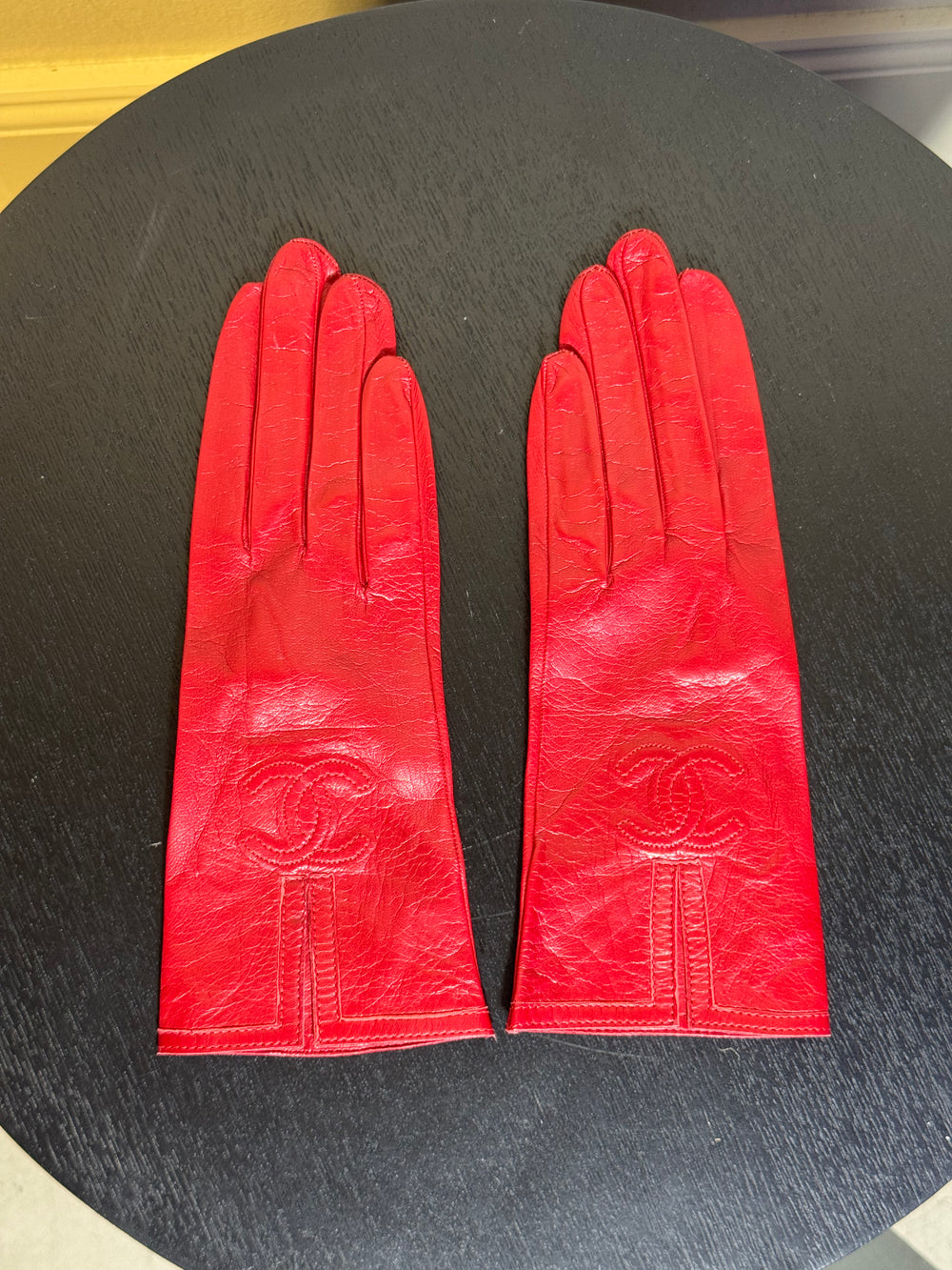 Chanel Vintage CC Cocomark logo bright red slim gloves leather fleece lined Karl Lagerfeld logo