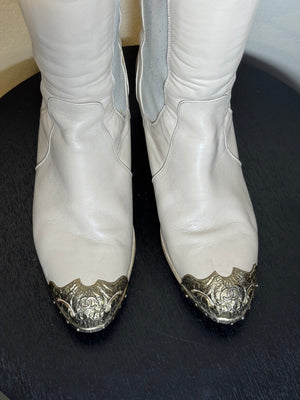 Chanel Karl Lagerfeld 2014 Paris-Dallas BOOTS DE COW-BOY SANTIAGS ETOILE G30046 Cream Gold Heeled Boho Western Cowboy Boot CC coco mark EU 36.5
