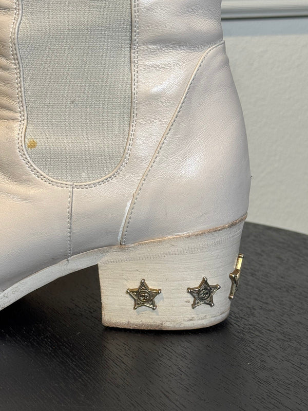 Chanel Karl Lagerfeld 2014 Paris-Dallas BOOTS DE COW-BOY SANTIAGS ETOILE G30046 Cream Gold Heeled Boho Western Cowboy Boot CC coco mark EU 36.5