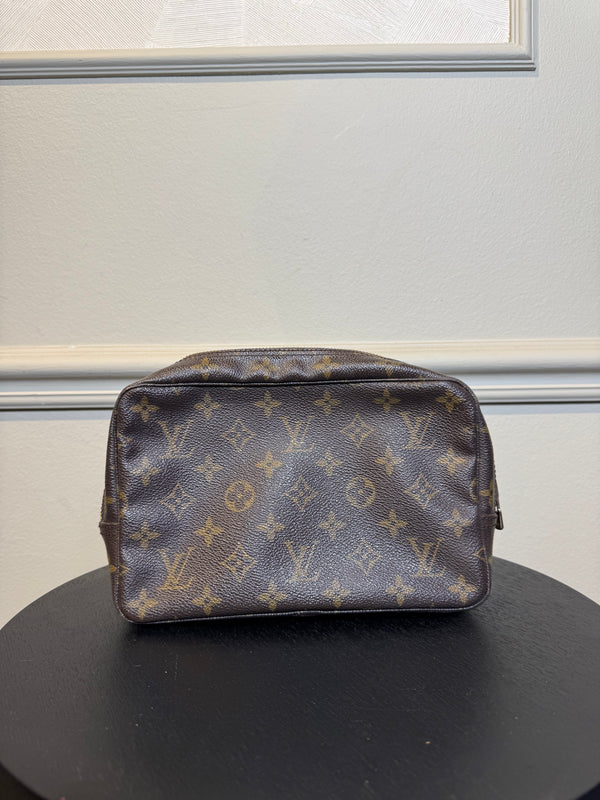 Louis Vuitton Vintage Cosmetic Washbag Brown Monogram Trousse Toilette bag Leather Monogram Iconic Classic LV Brown