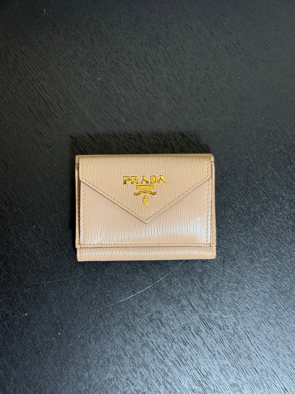 Prada Small Vitello Move Trifold Wallet Leather Wallet Card Holder in Clay/Water Lily bi-fold wallet gold-toned Prada lettering