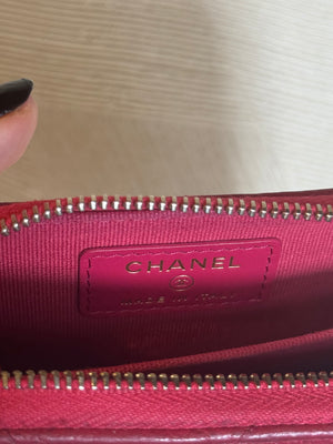 Chanel 2019 Interlocking CC Logo Wallet Caviar Quilted Zip Coin Purse Red CC cocomark logo