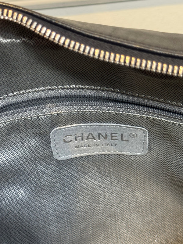Chanel Vintage 2005/6 CC cocomark Medium Ligne Vertical Quilted Lambskin Mademoiselle Camera Bag Black Leather Lambskin