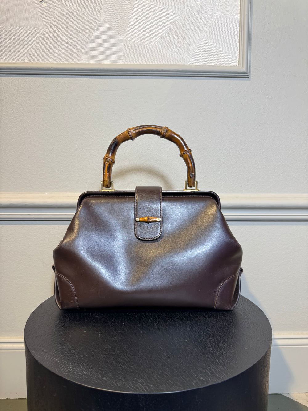 Gucci Vintage Structured Bamboo Handle and Detail Leather Black Handbag Gold Detailing Hardware Large Handbag vintage Buckle clasp detail chic 90s 2000s
