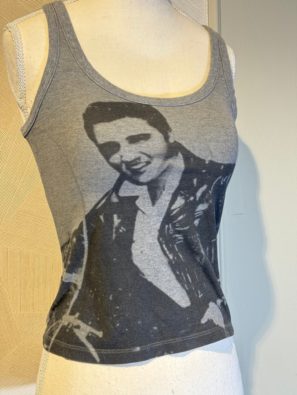 Vintage D&G Dolce & Gabbana tank top cami graphic tee Elvis Presley motif fun chic size XXS/XS grey black
