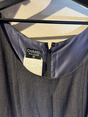 Chanel vintage capri pedal pusher jumpsuit one piece short sleeve Black CC cocomark cinch waist Fitted Classic design chic low neck