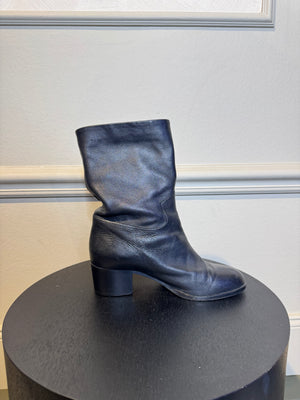Chanel Vintage Bootie heeled Ankle Boots Shoes Karl Lagerfeld leather black detail CC coco mark logo EU 36.5