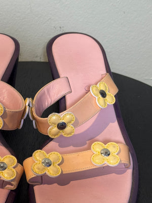Chanel Vintage 2002 Mules a Talons Blossom Patent Leather Sandals Heeled Mule Pump Shoes Karl Lagerfeld Floral Strap detail CC coco mark EU 38.5