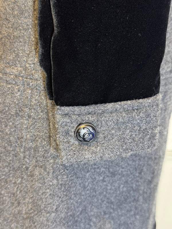 Chanel 2013 Coco Mark Knit Dress cashmere black grey CC details FR 38 M Long Sleeve Fit Flare Classic design chic pocket zipper