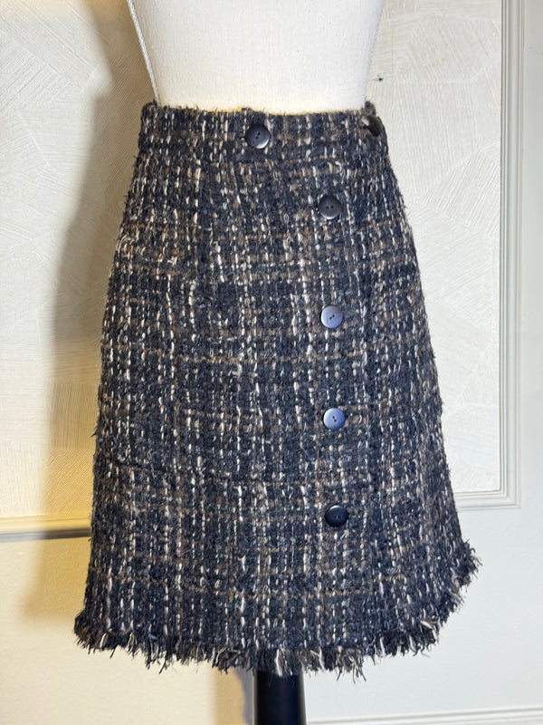 Chanel Droite A Boutons Tweed Brown Pencil Skirt Button Detailing FR 38 / M Classic Design CC button Work formal dress skirt distressed hem