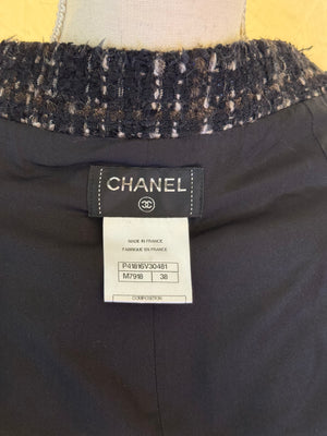 Chanel Droite A Boutons Tweed Brown Pencil Skirt Button Detailing FR 38 / M Classic Design CC button Work formal dress skirt distressed hem