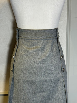 Chanel Grey Marl Pencil Skirt Button Detailing FR 34 /XS Classic Design CC button Work formal skirt CC closure detailing high waisted pleat detail