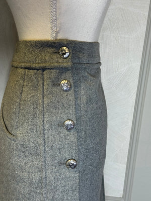 Chanel Grey Marl Pencil Skirt Button Detailing FR 34 /XS Classic Design CC button Work formal skirt CC closure detailing high waisted pleat detail