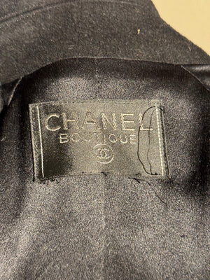 Chanel vintage trench coat Jacket Black CC cocomark black button cinch waist Long Sleeve Fit Flare Classic design chic low neck