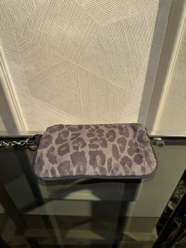 Stella McCartney Falabella 3-Chain Fold Over Tote Leopard Print Brown Bronze Vegan Suede Shaggy Deer Vintage Classic Style Chic Chain handles Detail 