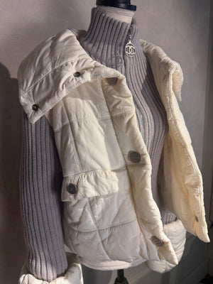 Chanel Karl Lagerfeld Era F/W 2000 White & Grey Ski Winter Jacket Silver-tone CC Logo Quilted Puffer Jacket Layered Y2K BNWT