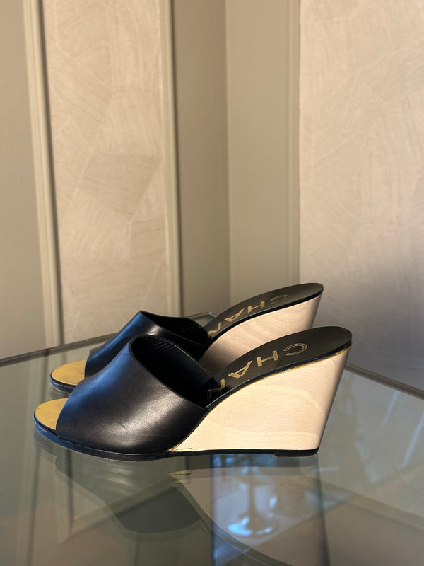 Chanel black leather CC logo wedge white wood gold black mule sandals CC logo open toe 2010s