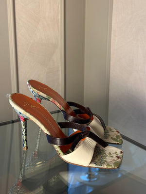Giuseppe Zanotti decorative feminine kitten heels brown white leather toe strap floral