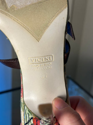 Giuseppe Zanotti decorative feminine kitten heels brown white leather toe strap floral