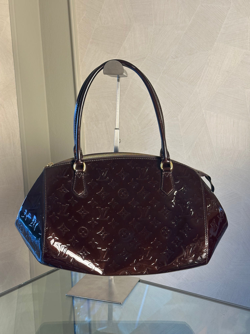 Louis Vuitton Monogram Vernis Sherwood GM Maroon Burgundy Patent Leather Monogram Embossed LV bowling Bag 2010