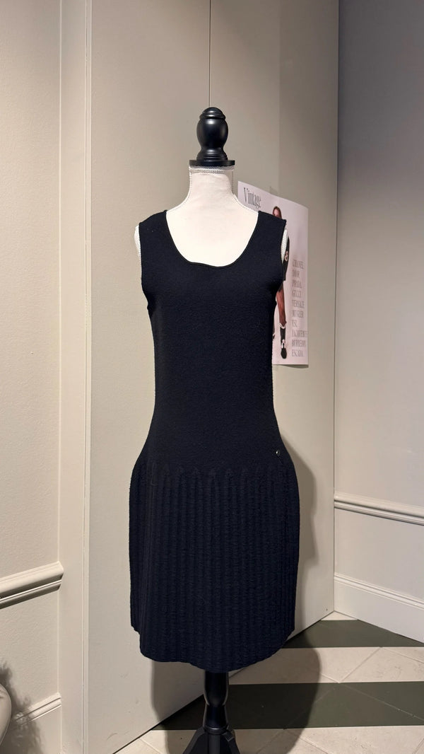 CHANEL KNIT DRESS - SIZE 38