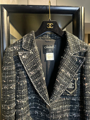 Classic Chanel chain detail Cruise Collection 2005 Tweed Blazer textured grey black long jacket silver hardware FR 46 iconic Devil Wears Prada