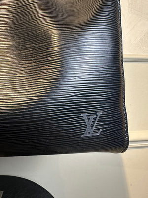 Louis Vuitton Keepall Epi Leather Black Holdall weekender 43hr bag vintage unique LV monogram detail monochrome