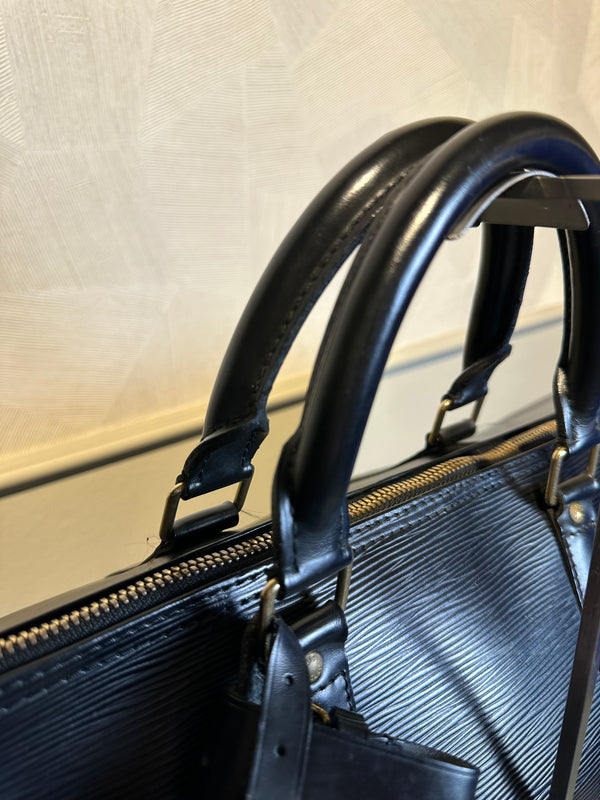 Louis Vuitton Keepall Epi Leather Black Holdall weekender 43hr bag vintage unique LV monogram detail monochrome