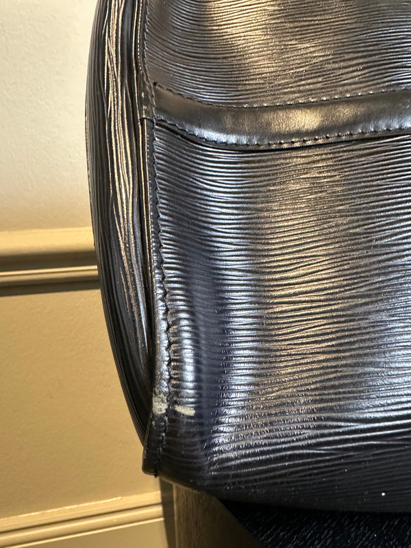 Louis Vuitton Keepall Epi Leather Black Holdall weekender 43hr bag vintage unique LV monogram detail monochrome