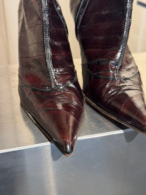 Dolce &amp; Gabbana D&amp;G Burgundy Exotic Leather Ankle Boots Pointed Toe Gold Zip Stiletto Heel Size EU 40