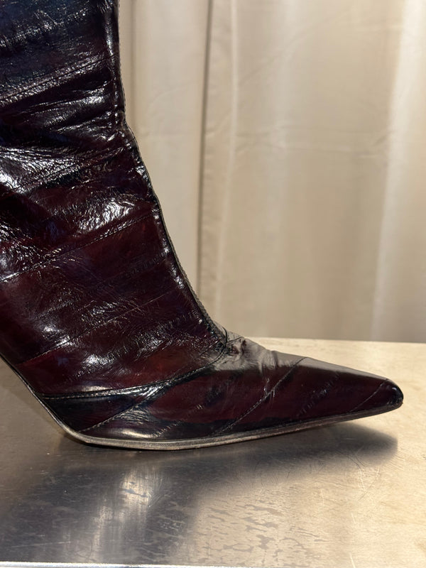 Dolce &amp; Gabbana D&amp;G Burgundy Exotic Leather Ankle Boots Pointed Toe Gold Zip Stiletto Heel Size EU 40