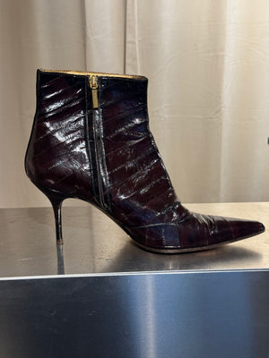 Dolce &amp; Gabbana D&amp;G Burgundy Exotic Leather Ankle Boots Pointed Toe Gold Zip Stiletto Heel Size EU 40