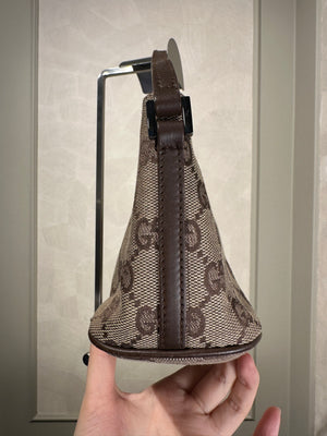 Gucci Boat Pochette GG Monogram Canvas Shoulder bag pochette Gucci logo zip closure chic 90s