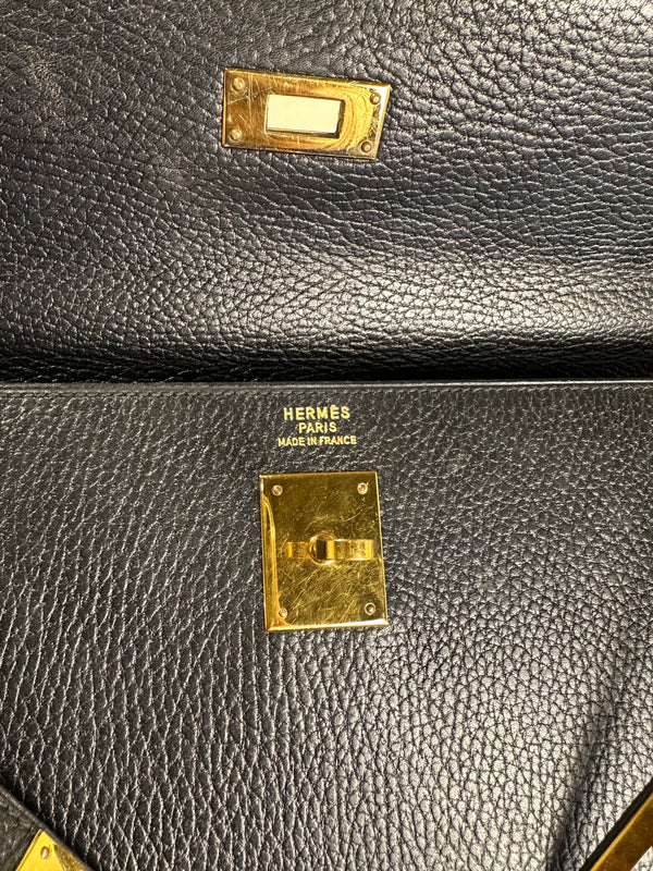 Hermès Kelly 32 Handbag Black Top Handle Vintage Clochette Lock Black leather Gold Hardware Very Good Condition Iconic